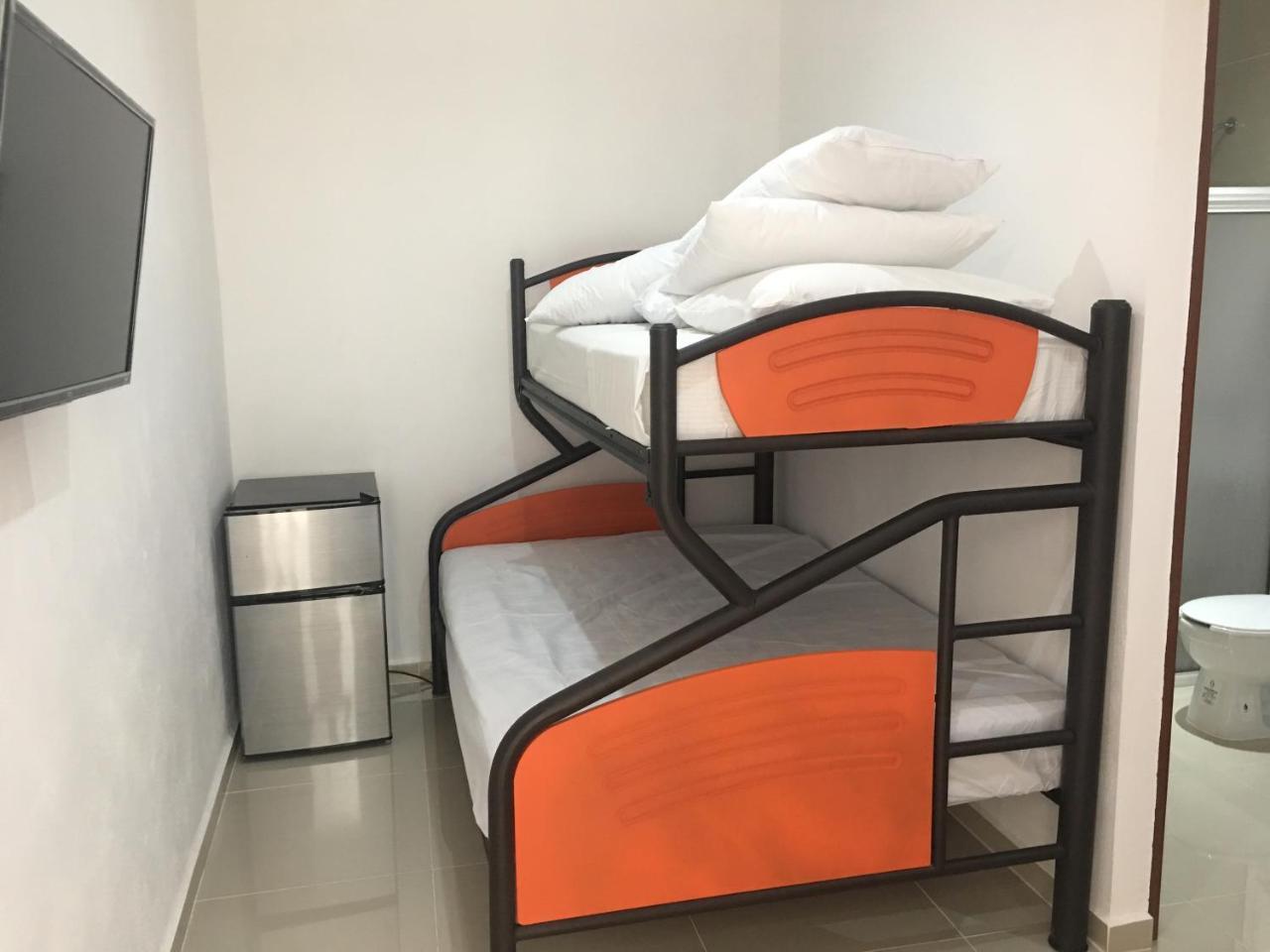 Hotel Leo