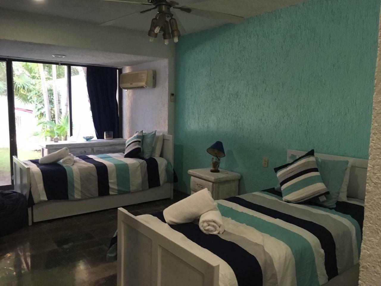Large House - Walking To - 10 Guests! Apartment Cancun