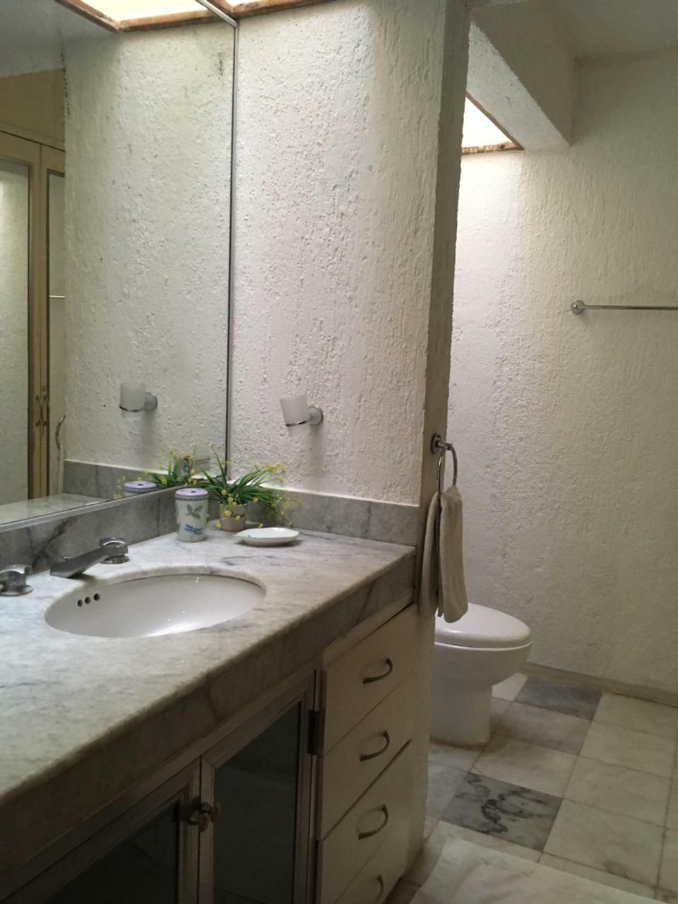 Large House - Walking To - 10 Guests! * Cancun