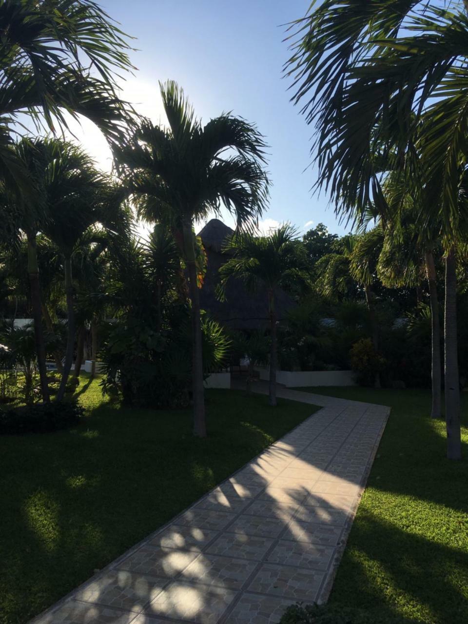 Large House - Walking To - 10 Guests! * Cancun