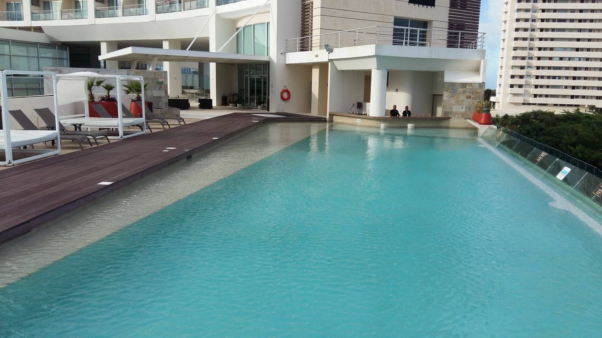 Hotel Krystal Urban & Beach Club