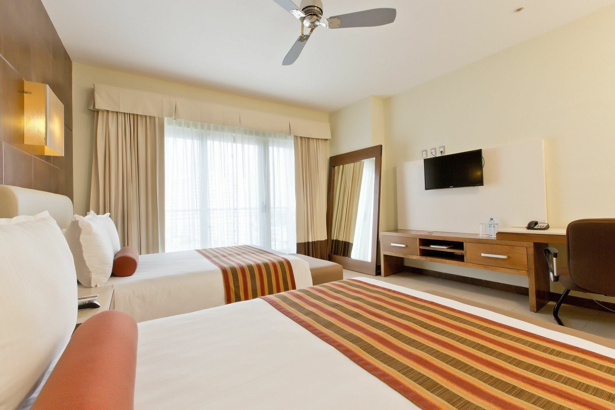 Krystal Urban & Beach Club Cancun