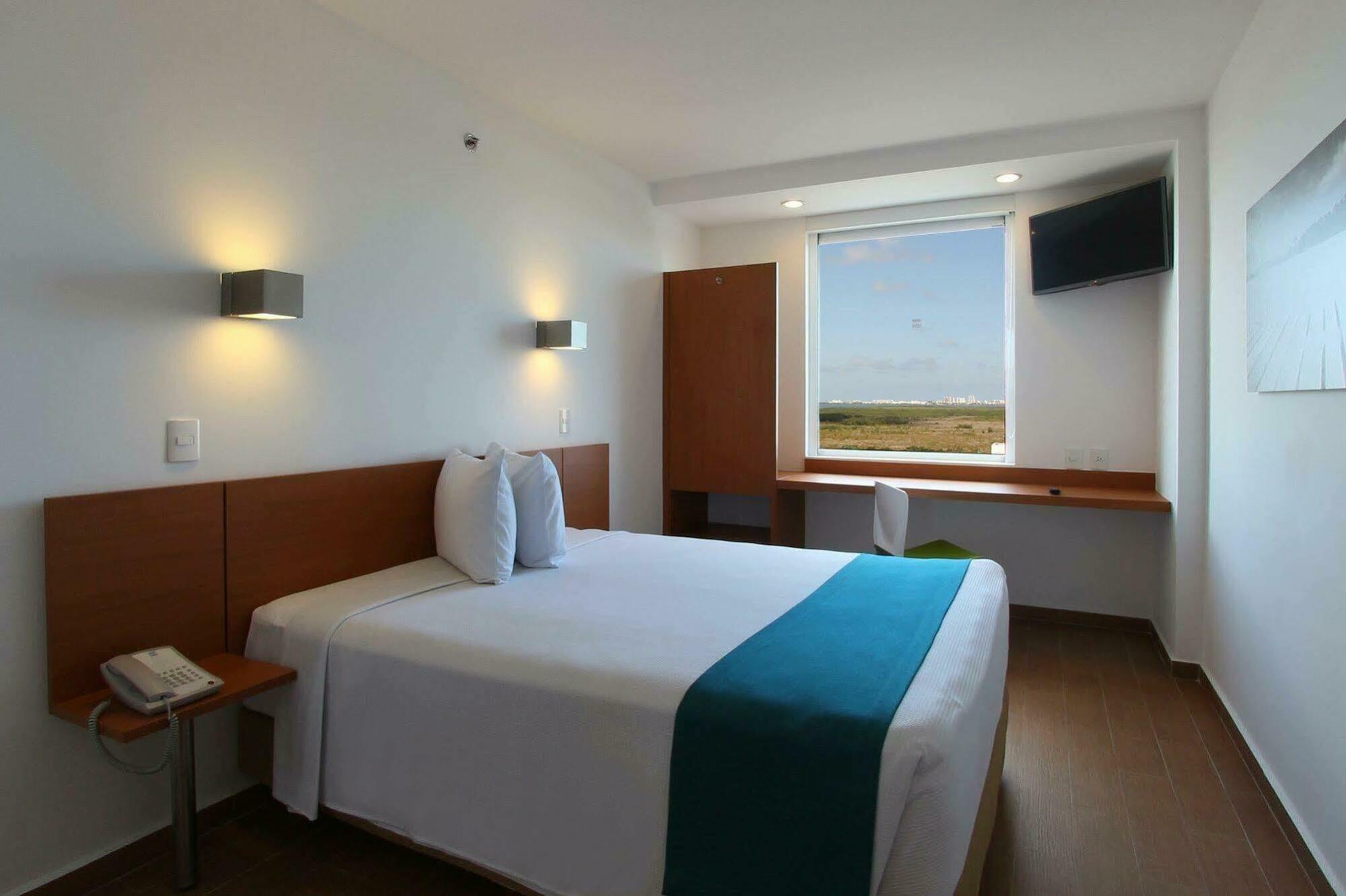 One Centro 3* Cancun