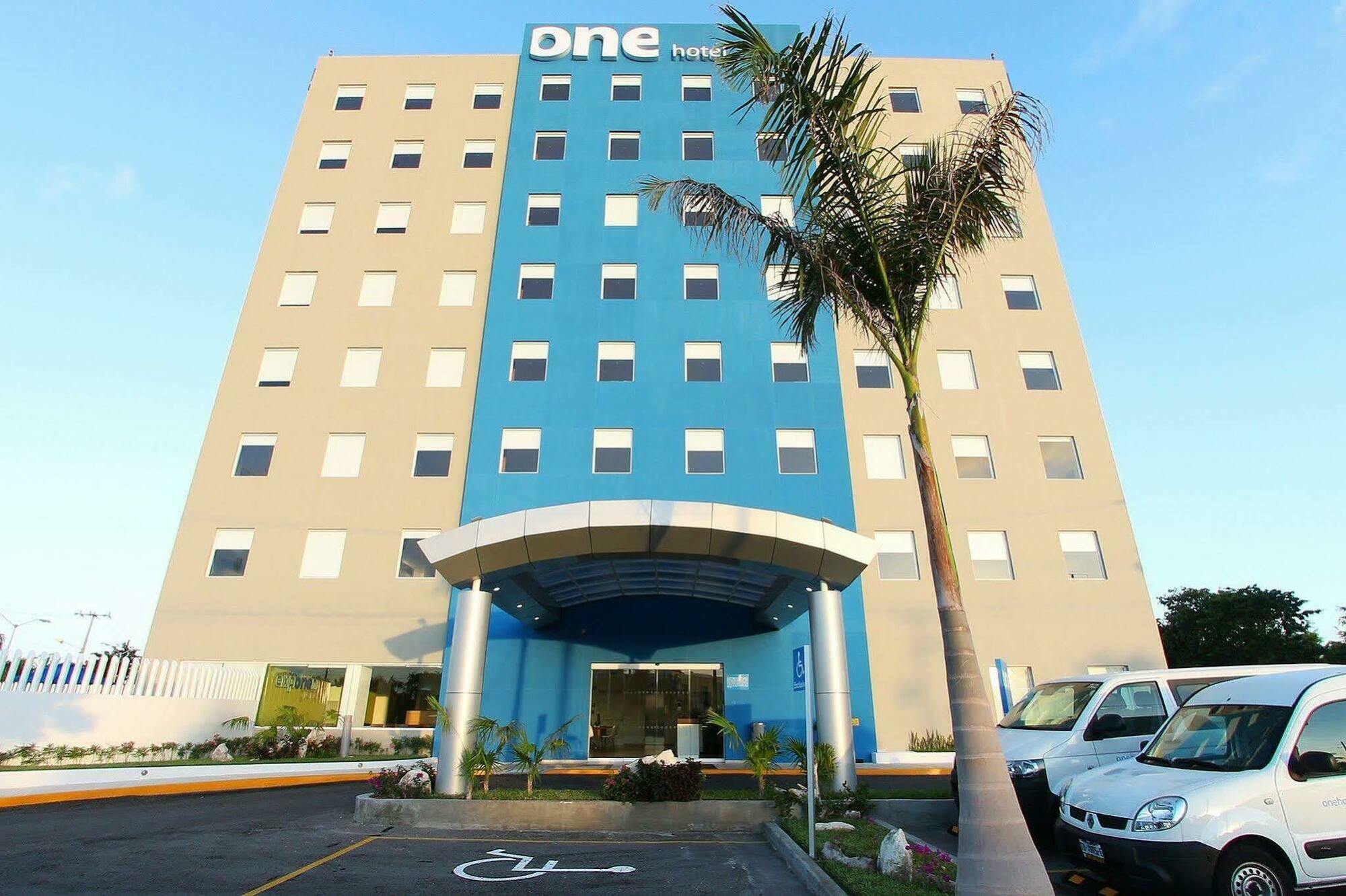 One Centro 3* Cancun