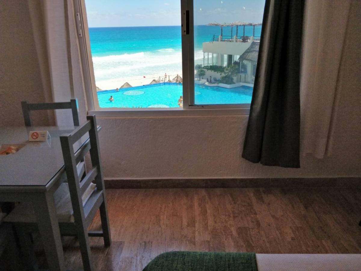 Cute, Kitchinette, Ocean Front Apartment