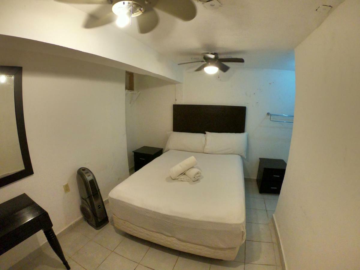 Granada 6 Hostel *