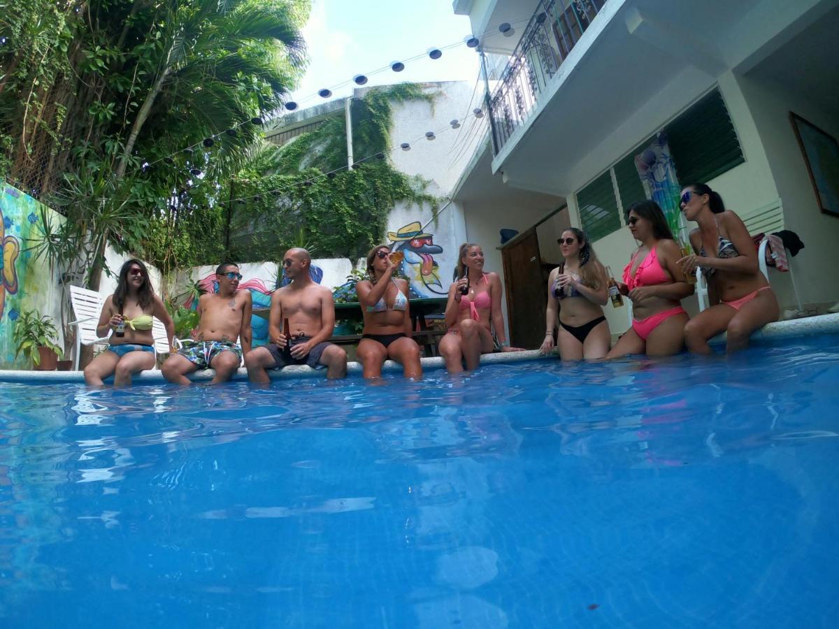Hostel Granada 6 *