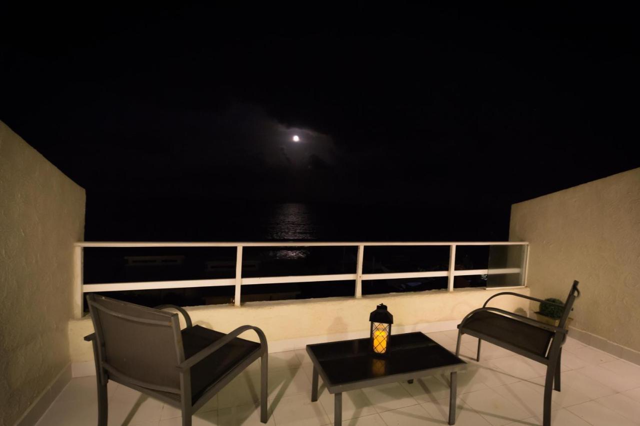 Apartment Penthouse Ocean Front, Steps To The Beach