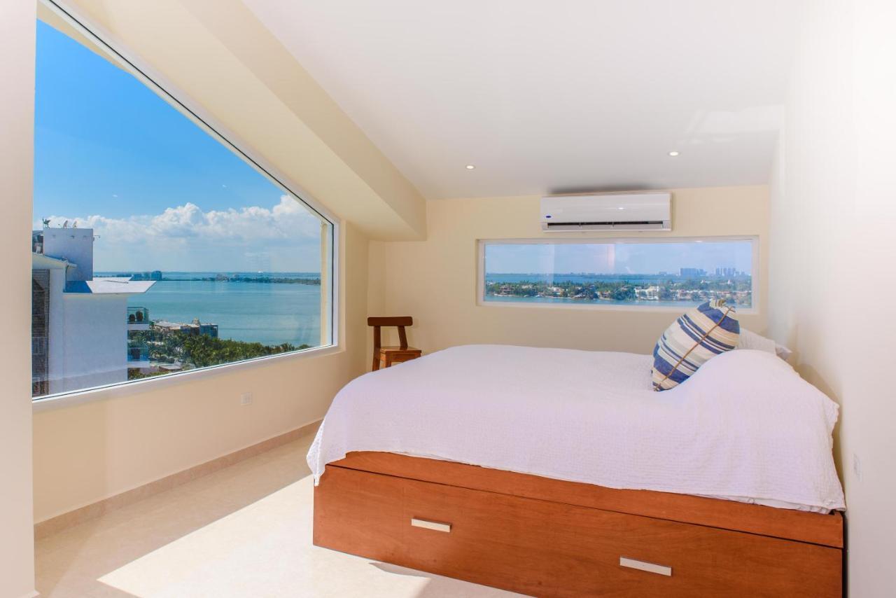 2 Story Oceanfront Penthouses On Beach! Aparthotel Cancún