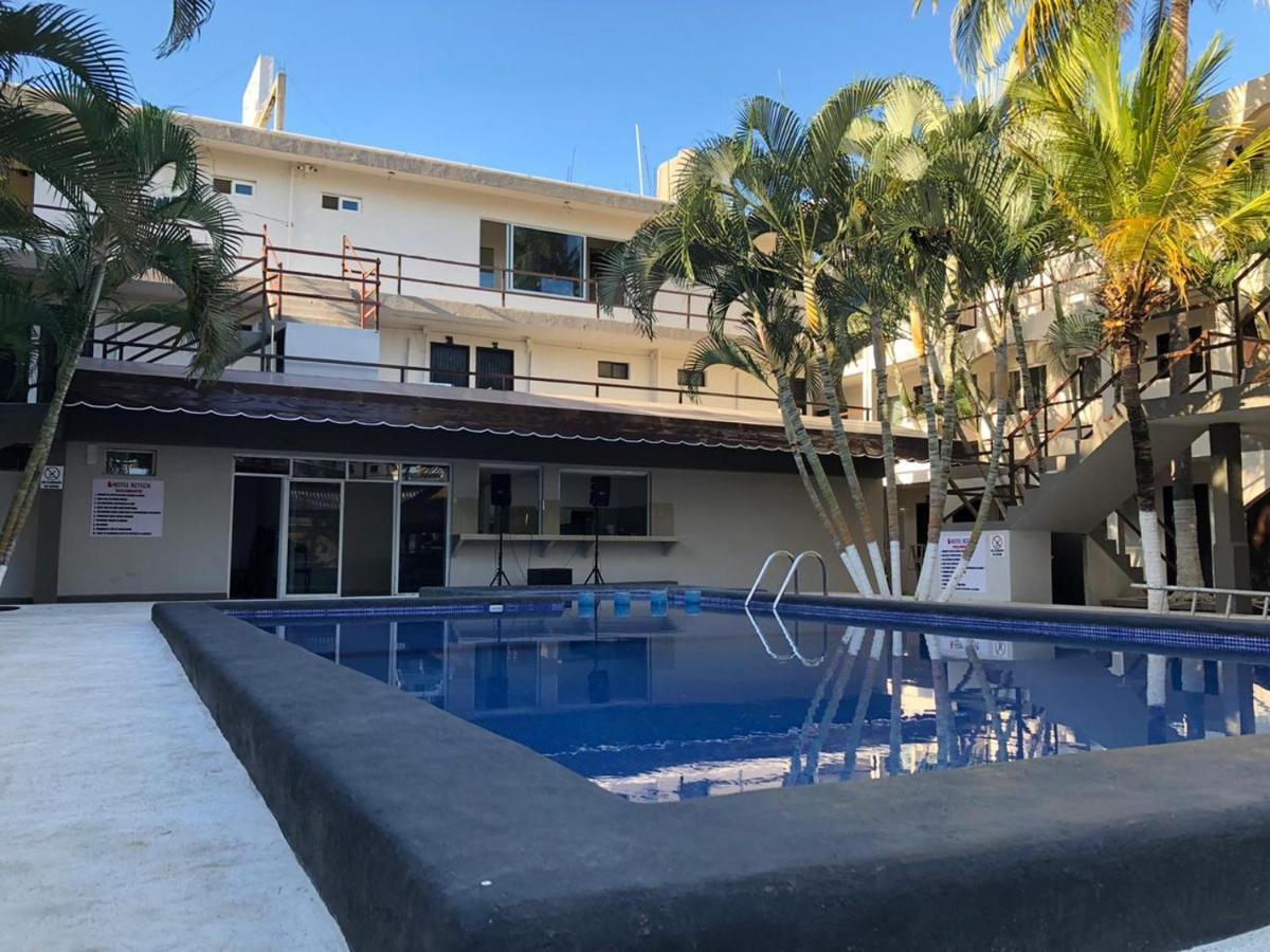Azteca Hotel Cancun