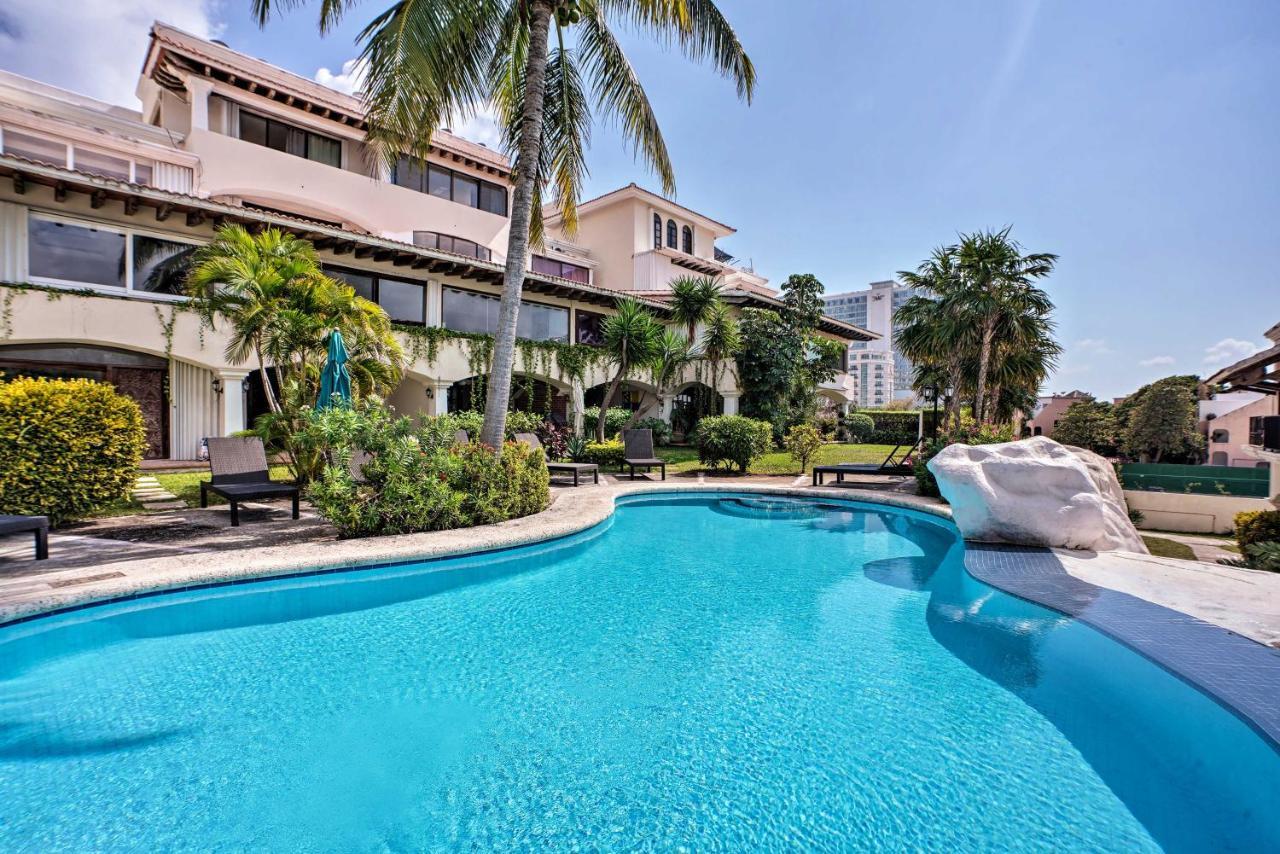 Updated Oceanside Townhome With Pool Walk To Beach! Holiday home