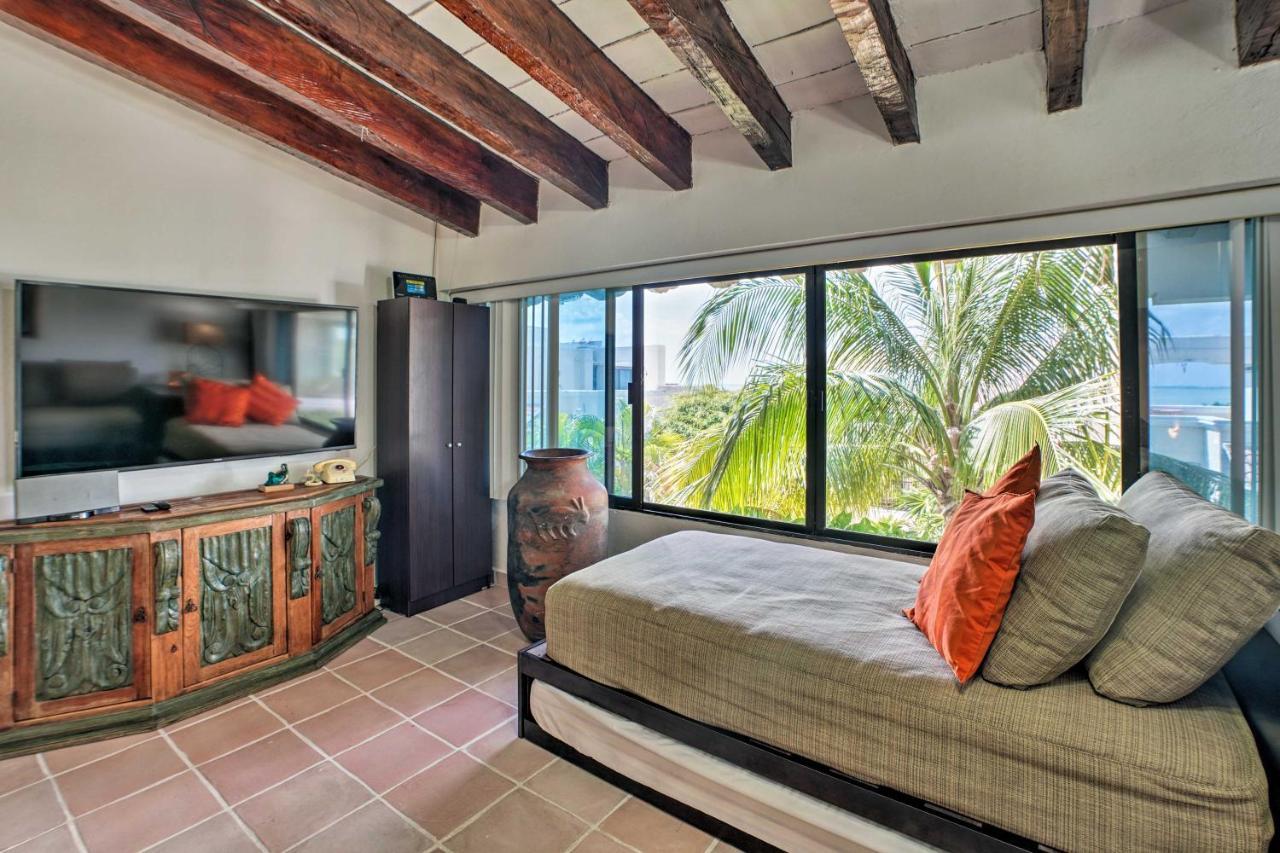 Holiday home Updated Oceanside Townhome With Pool Walk To Beach!