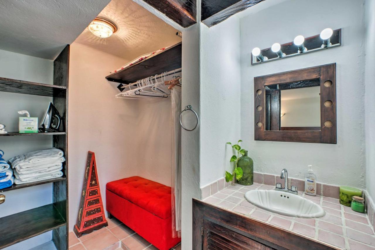 Updated Oceanside Townhome With Pool Walk To Beach! Holiday home