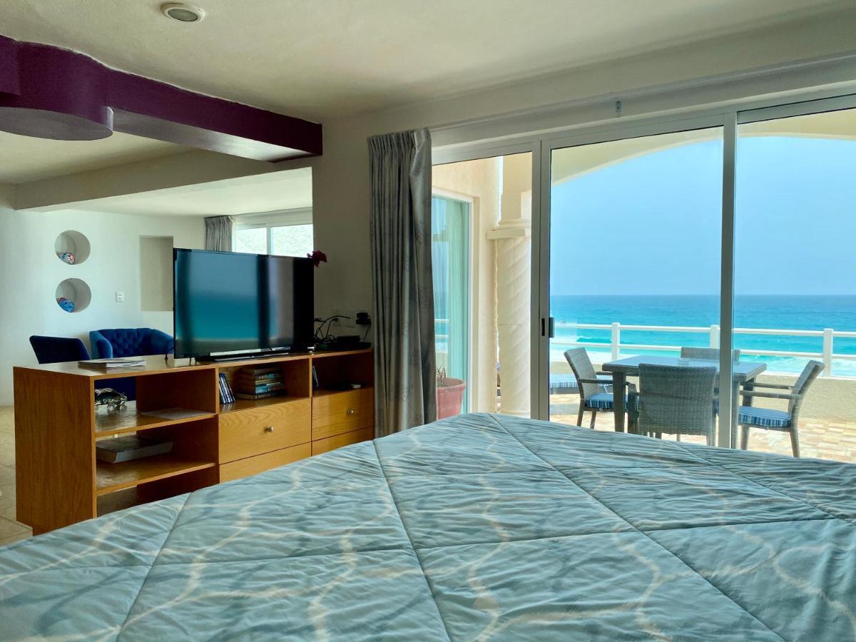 Eight Bedroom Beach House Cancún