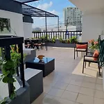 Apartamento Con Amplia Terraza