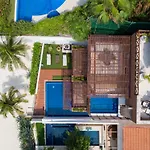 6Br Beachfront Private Luxury Villa By Solmar Rentals