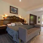 Tsaakik Jungle Hotel & Spa