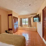 Nomads Boutique Hotel & Hostel