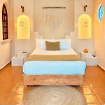 Nomads Boutique Hotel & Hostel