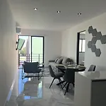 Papu - Chic Condo, View, Pool, Soccer Court