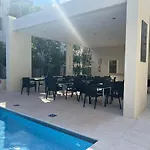 Papu - Chic Condo, View, Pool, Soccer Court