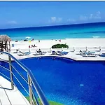 Ocean View Condo With Balcony Hotel Zone Cancun
