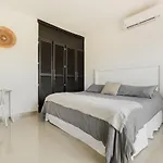 Confortable Lagoon Front 1 Bdr By Casa Paraiso