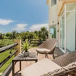 Confortable Lagoon Front 1 Bdr By Casa Paraiso