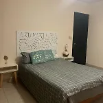 Accommodation In Cancun With A Pool, Tv, Wi-Fi, And Ac