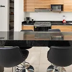 Cozy Apartment With Amazing Amenities