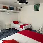 Amplio Departamento En El Centro De Cancun, 2 Camas, Hasta 3 Personas, Cocina, Comedor