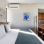 Hola Donceles Suites