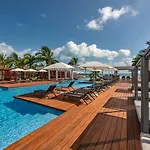 3Br Beachfront Luxury Apt W/First Class Amenities