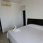 Torre Barcelona Suites