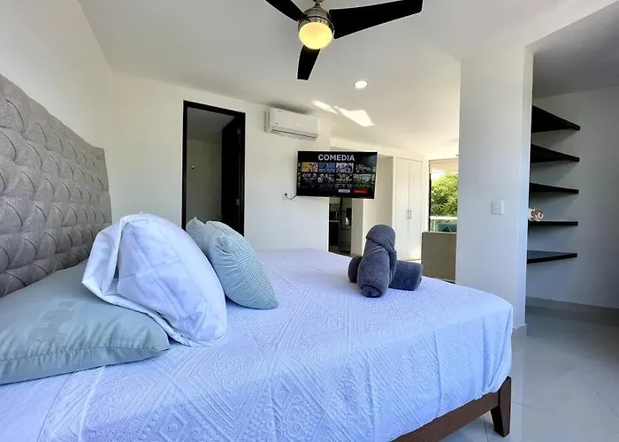 Beautiful Loft With Unique Rooftop & Location!
