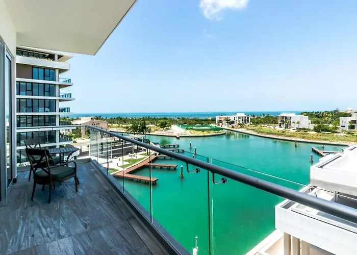 Luxury 3 Bedroom Condo Rooftop Pool, Near The Beach