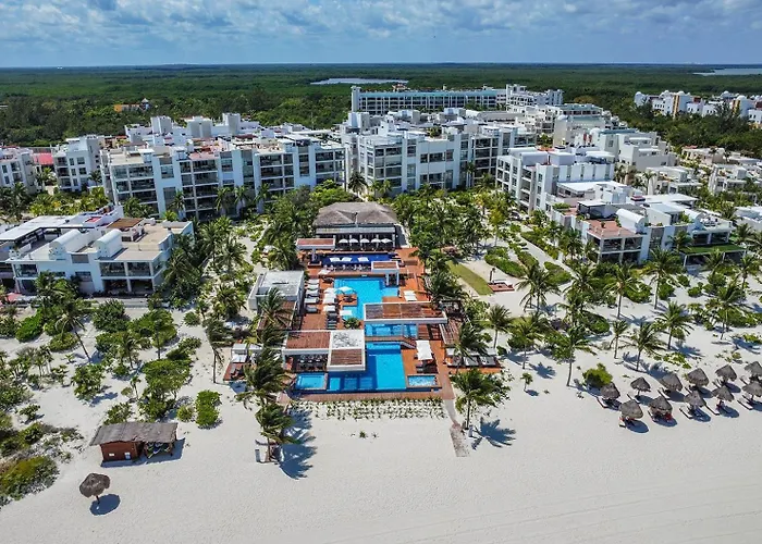 3Br Beachfront Luxury Apt W/First Class Amenities