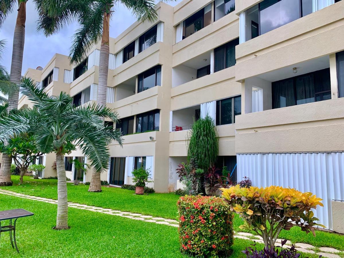 Oceanfront Bm By Andiani Travel Apartment