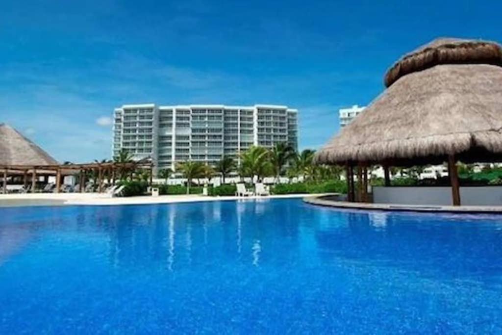 Amara Beachfront Caribe R Apartment Cancun