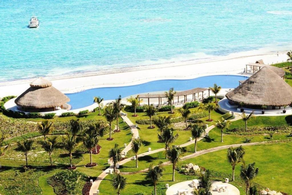 Apartment Amara Beachfront Caribe R *