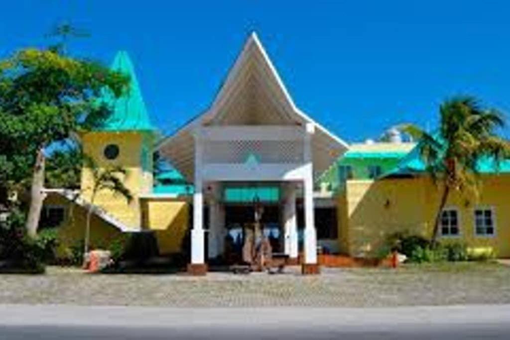 Amara Beachfront Caribe R Cancun