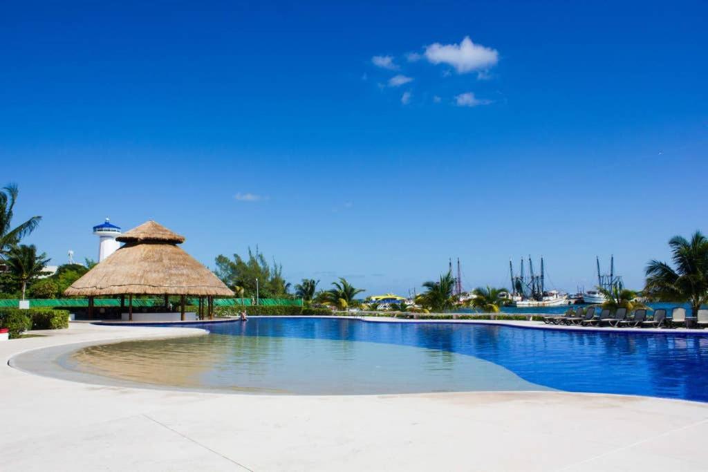 Amara Beachfront Caribe R Apartment