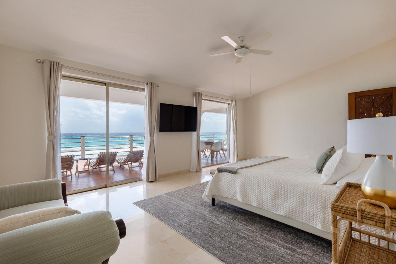Amazing 5 Bedroom On The Beach! Cancún
