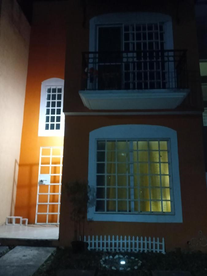 Mundo House *