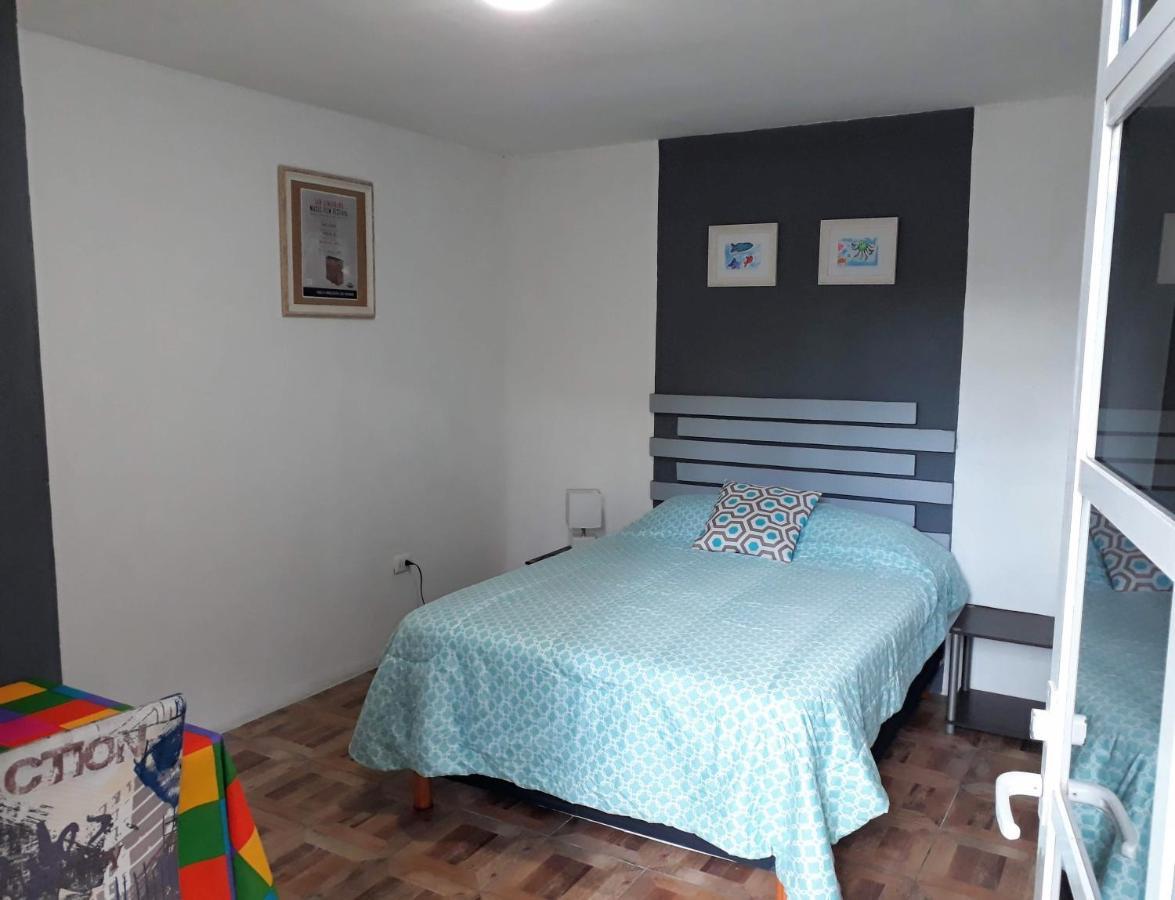Guest house In Guest - 2, Private Bathroom, A C, Wi-fi 50 Mbps In Downtown
