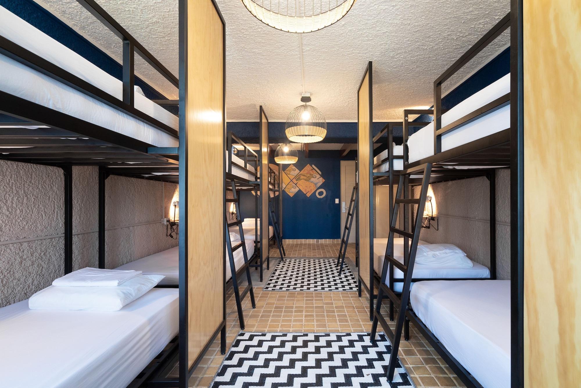 Aparthotel Zone 3*