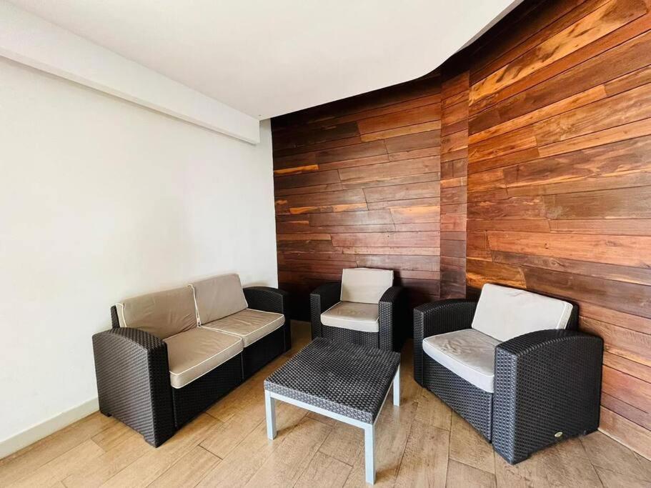 Amazing View 2 Bedroom Apto,5 Min To Hz,malldownstairs Ny1601 Apartment *
