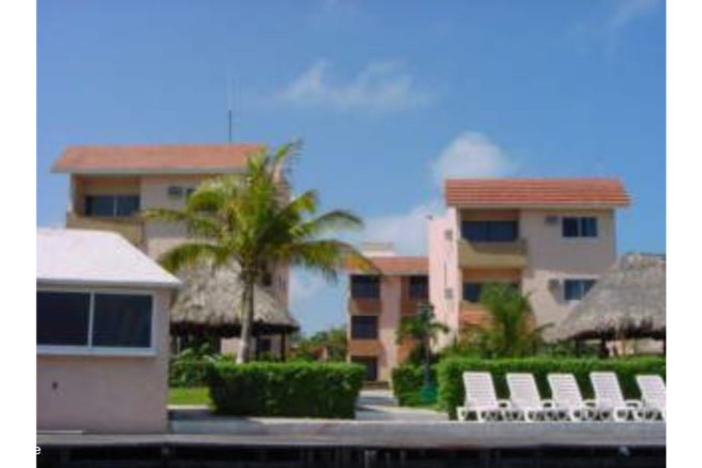 Grand Royal Lagoon Hotel Cancun