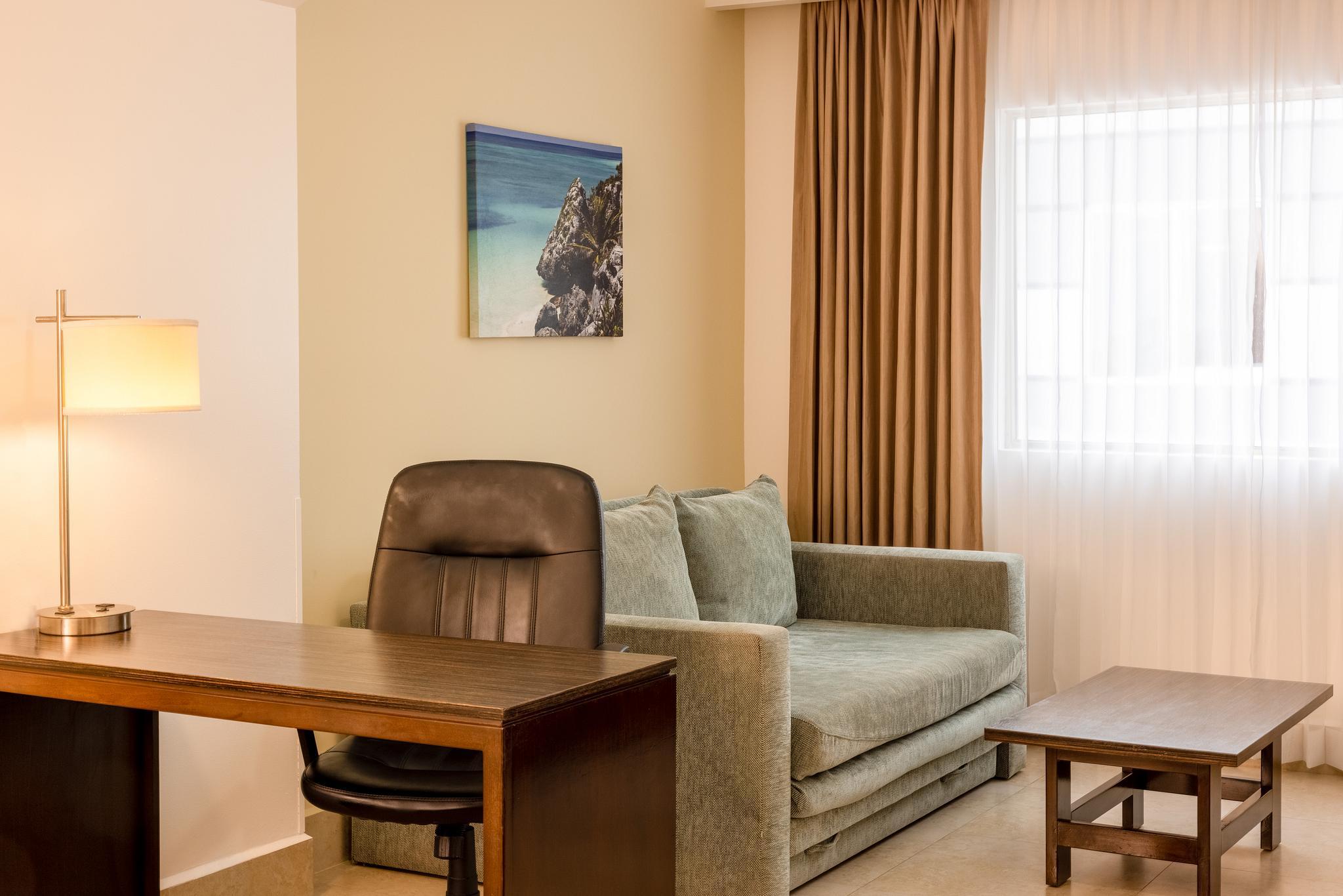 Hotel Wyndham Garden Downtown 4*
