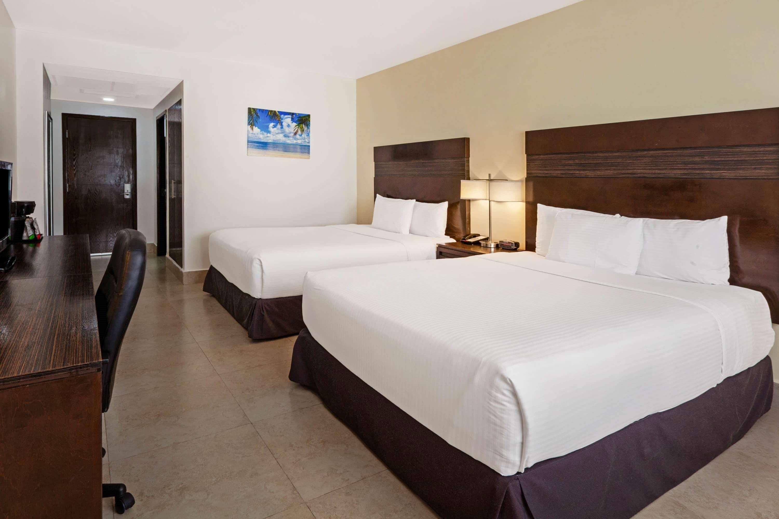 Hotel Wyndham Garden Downtown 4*